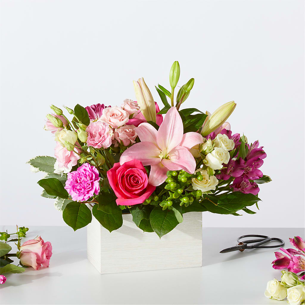 Sweetberry Box – A Florist Original – FLOWERS & FAIRYTALES, Pittsburgh PA